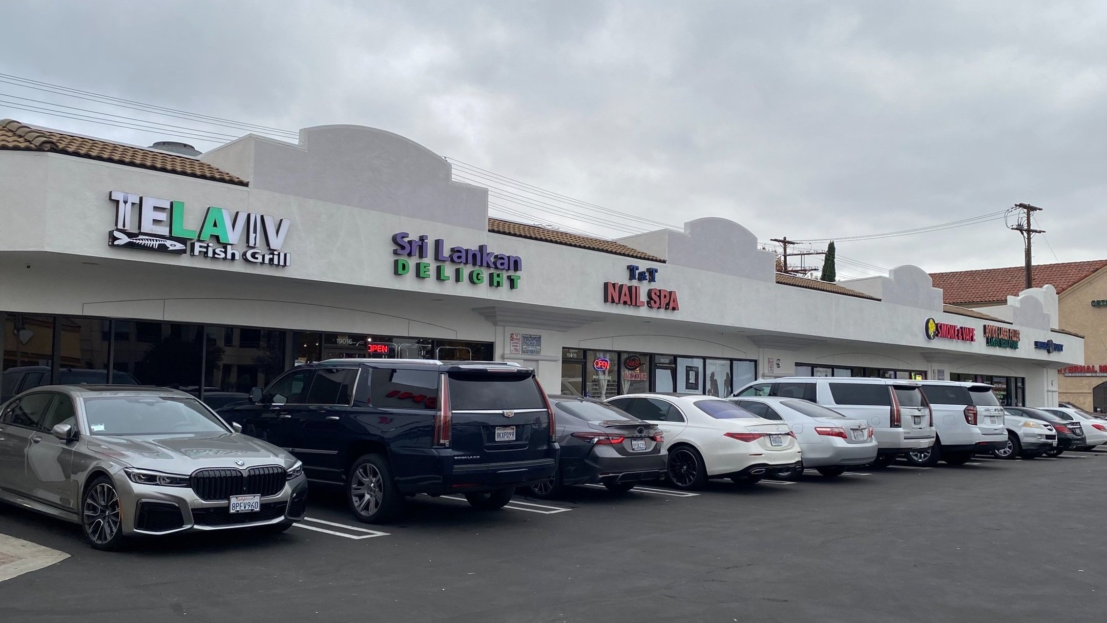 19000-30 Ventura Blvd. Tarzana, CA